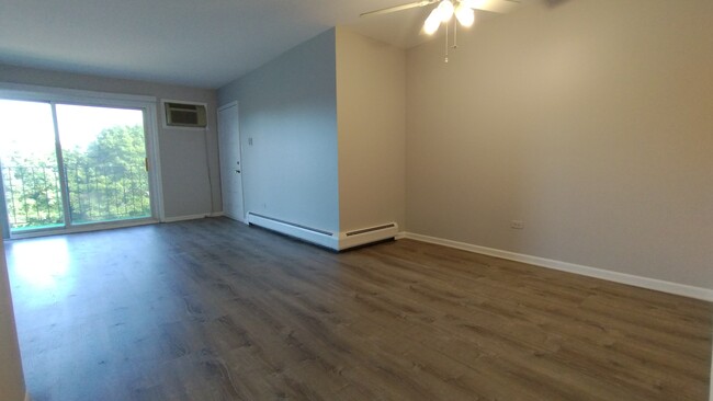 Building Photo - 1215 Whispering Hills Ct