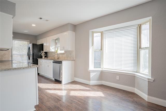 Building Photo - 1610 St James Dr