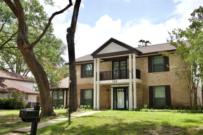 Building Photo - 723 Leaflet Ln