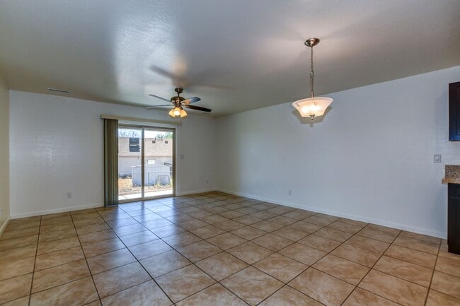 Building Photo - 7105 E Dodge Cir