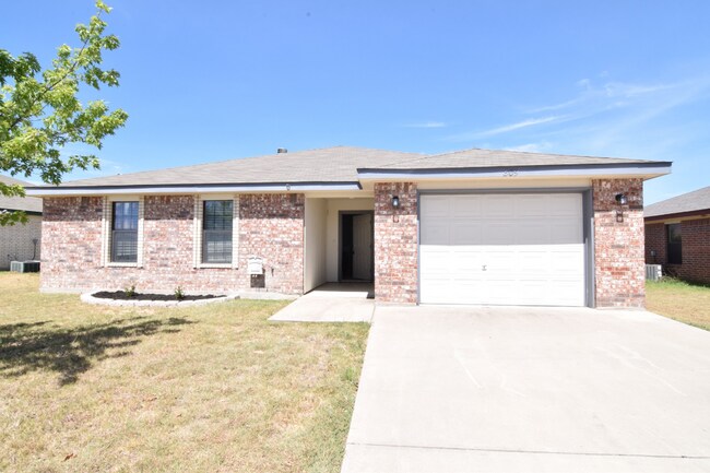 Building Photo - 509 Sumac Trail