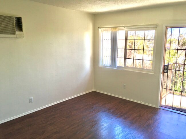 Foto del edificio - 1129 E Maple St