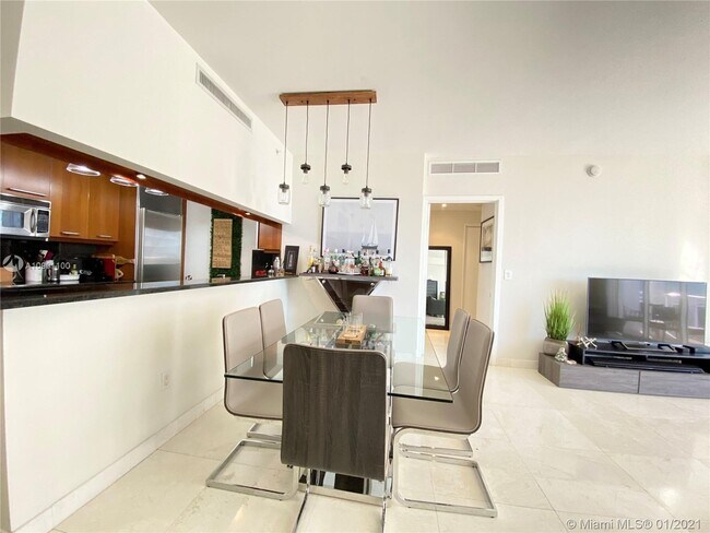 Building Photo - 901 Brickell Key Blvd