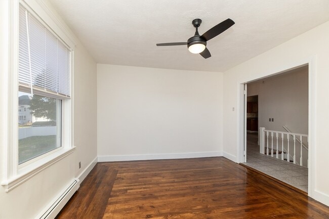 Building Photo - 293 Main St