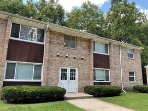 Building Photo - 3015-1D Idlewild Dr