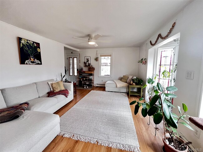 Foto del edificio - 16 Yoeman Ln