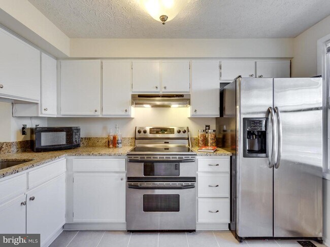 Foto del edificio - 2811 New Providence Ct