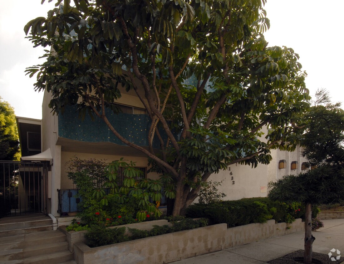 Foto del edificio - 1432 Fairfax Ave