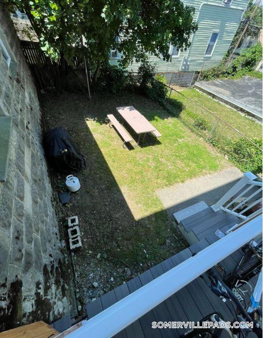 Building Photo - 18 Bond St