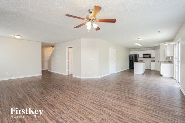 Building Photo - 3737 Eskdale Dr