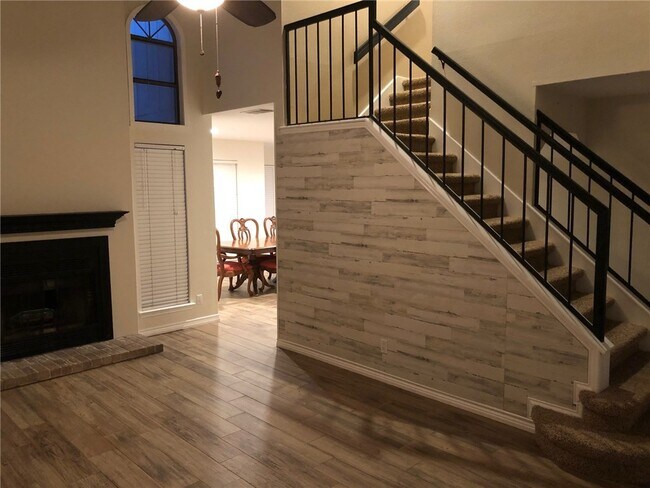 Building Photo - 8319 Glen Canyon Dr