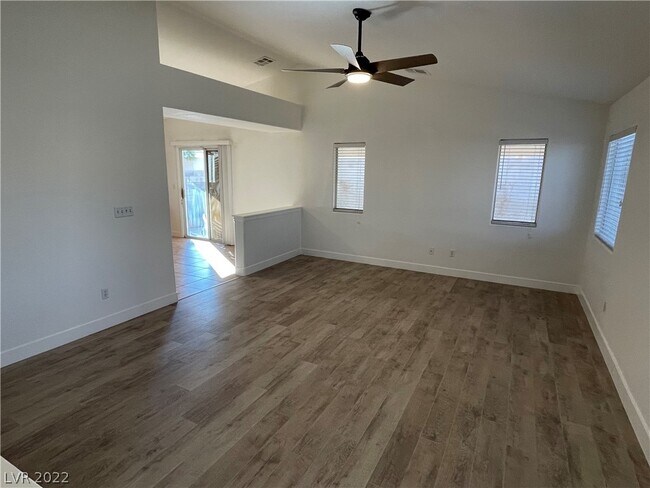 Foto del edificio - 5925 Oakton St