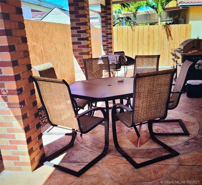 Foto del edificio - 12332 NW 98th Ln