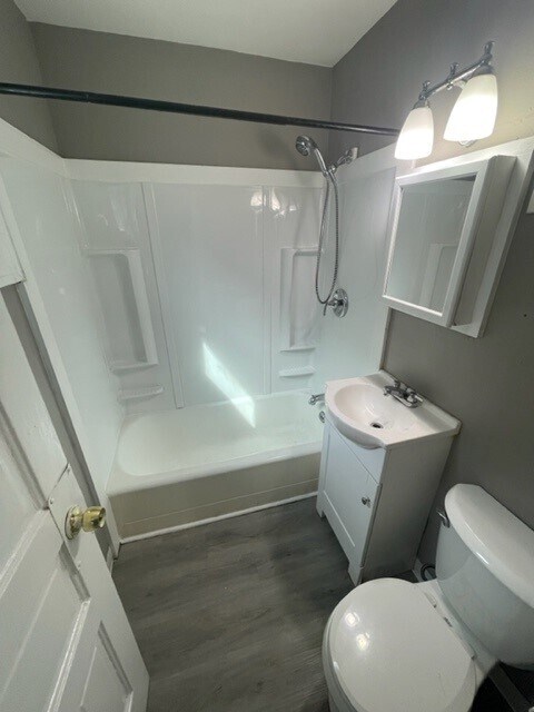 Bathroom - 82 Reservation St