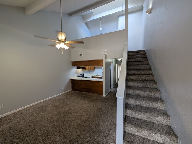 Foto del edificio - 1257 E Orange Ave