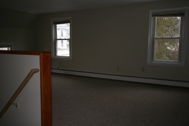 Livingroom - 333 Ohio St