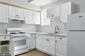 Building Photo - 2821 Rosehill St