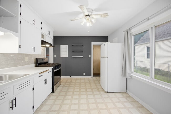 Building Photo - 343 N 62nd St