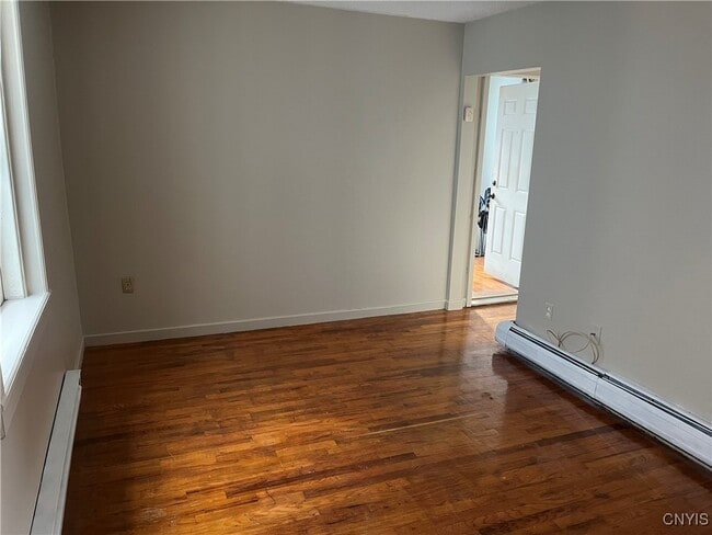 Building Photo - 618 State St