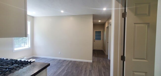 Building Photo - 86 Pinehurst Ave