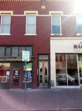 Primary Photo - 124 W Main St