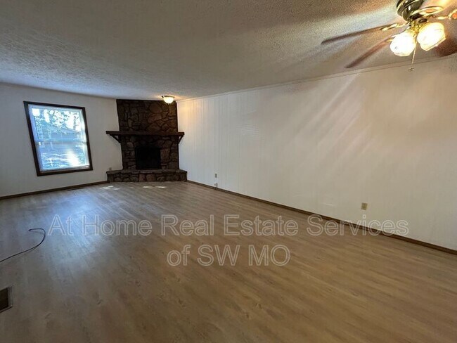 Foto del edificio - 3309 E Portland St
