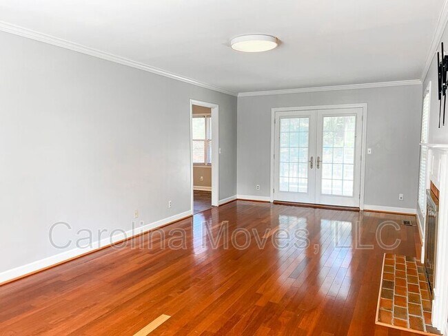 Building Photo - 106 Fox Run Cir
