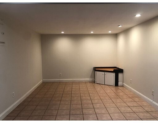 Building Photo - 678 Tremont St