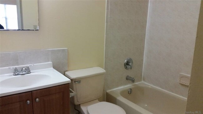 Foto del edificio - 82-23 Country Pointe Cir
