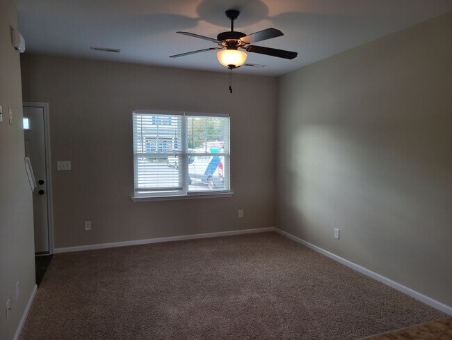 Foto del edificio - 2 Bedroom, 2.5 Bath Townhouse located in S...