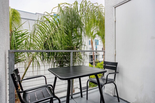 Foto del edificio - 5535 Westlawn Ave