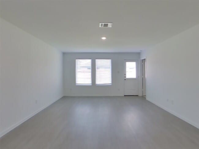 Building Photo - 3017 Fantasy Ter Dr