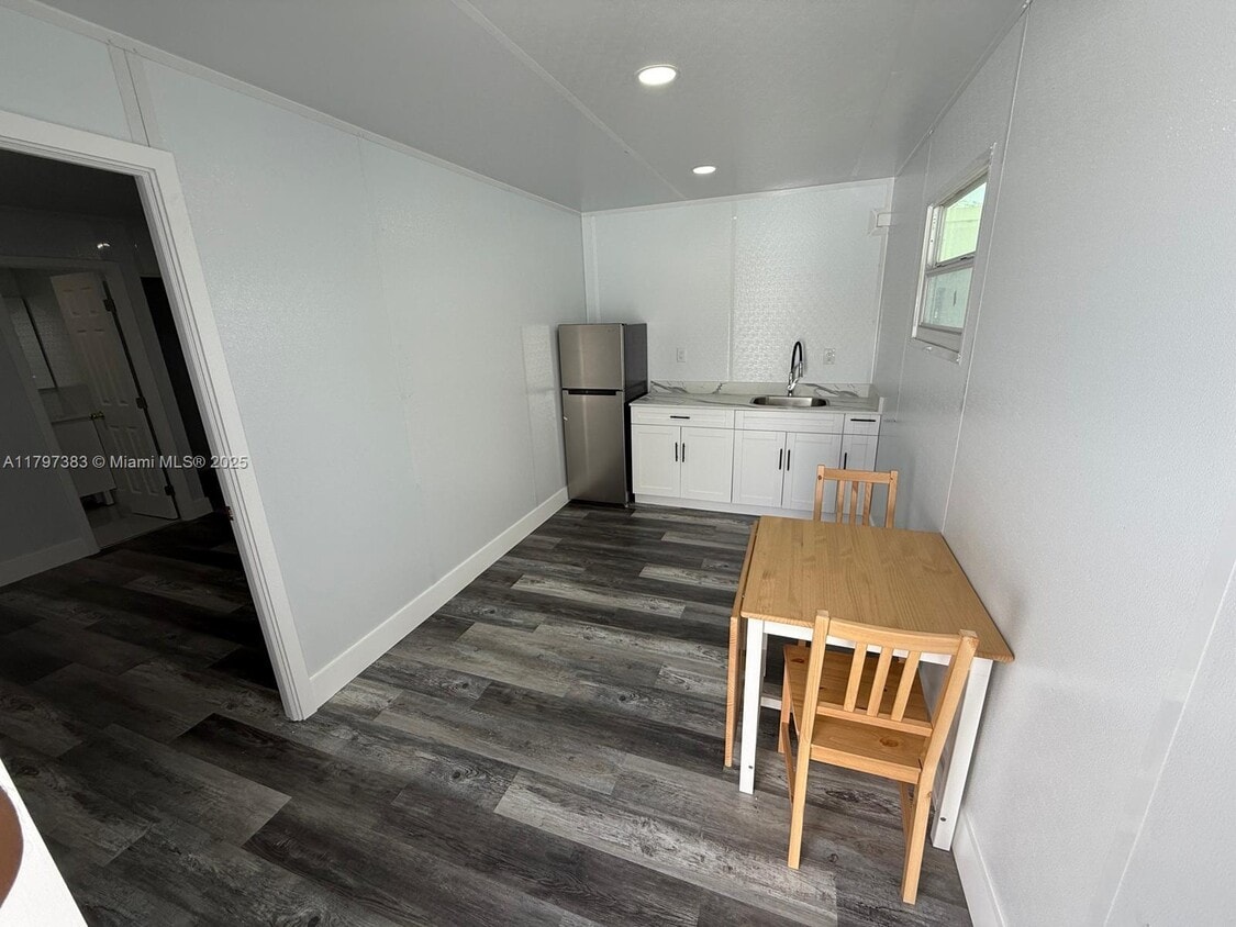 Foto del edificio - 11260 SW 203rd St