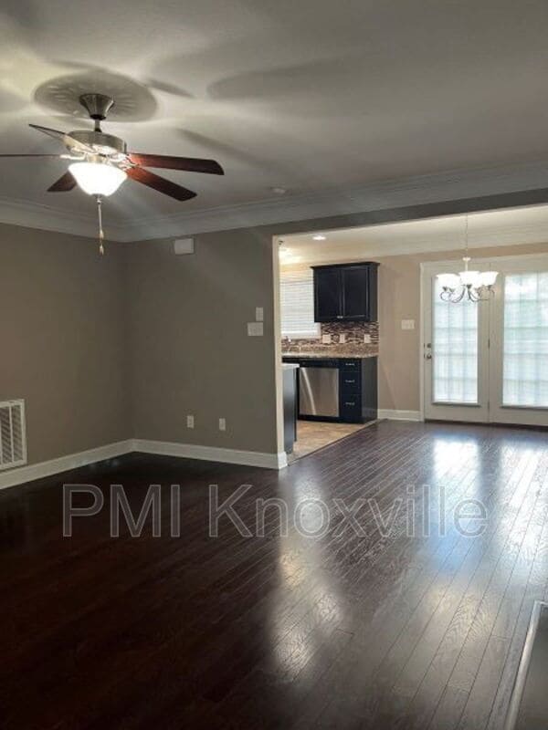 Foto del edificio - 2721 Lucky Leaf Ln