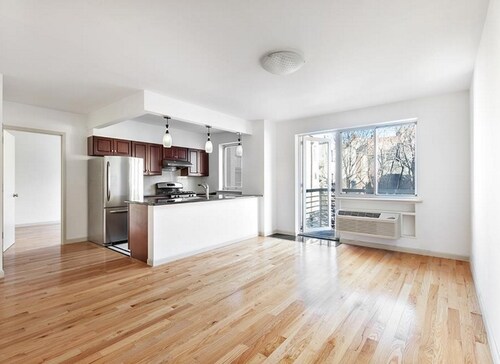 Primary Photo - 1690 Lexington Ave