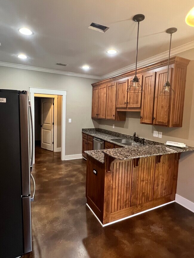 Cocina 1 - 9255 Coles Ct