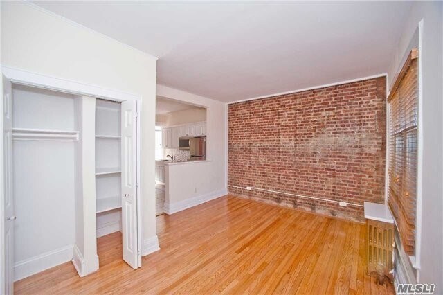 Building Photo - 19 N Park Ave