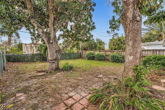 Foto del edificio - 930 N 16th Ave