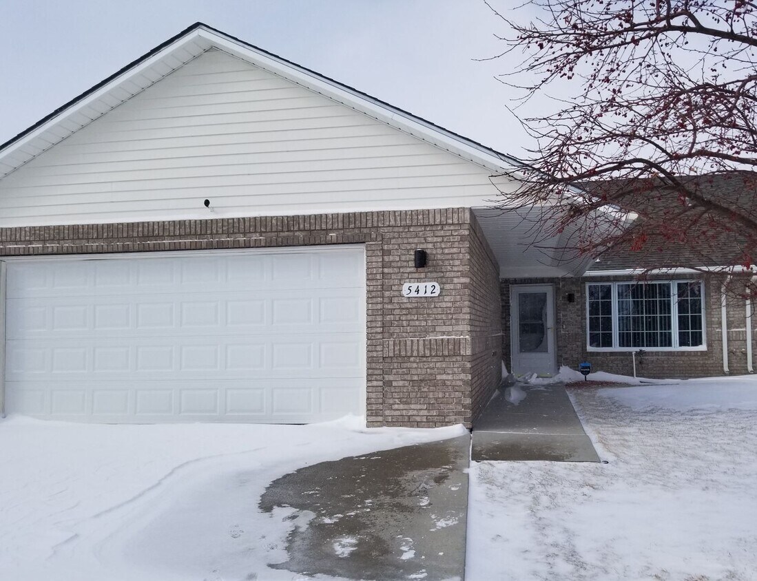 Foto principal - 5412 Hacker Cir