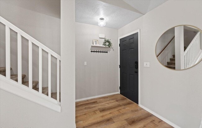 Entry - 3040 W Dumont Dr