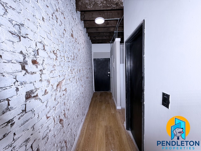 Building Photo - 525 E 13th St