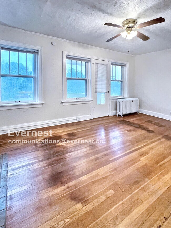 Foto del edificio - 2807 Gillham Rd