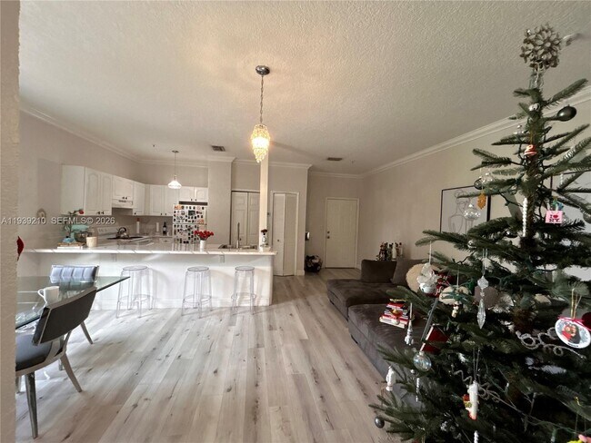 Foto del edificio - 2734 Bird Ave