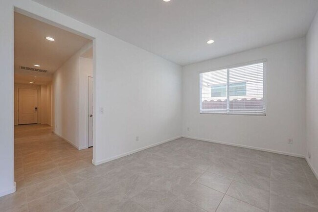 Foto del edificio - Alamar Living, 4 Bed, 3 Bath Rental!