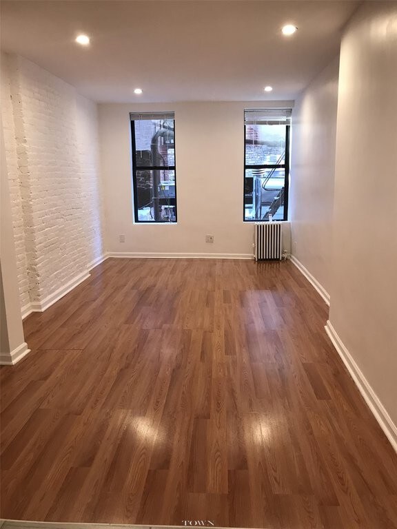 Foto principal - 344 E 61st St