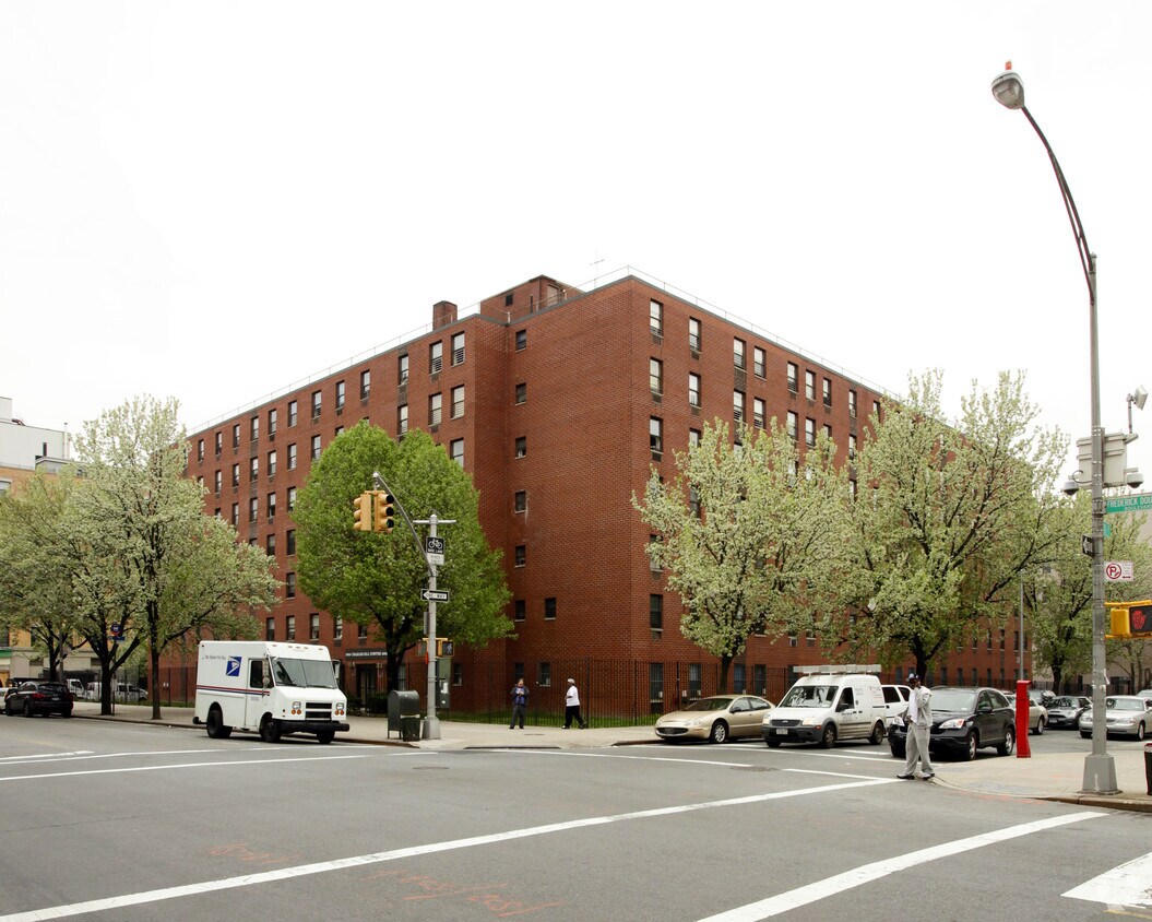 Foto del edificio - Charles Hill Towers