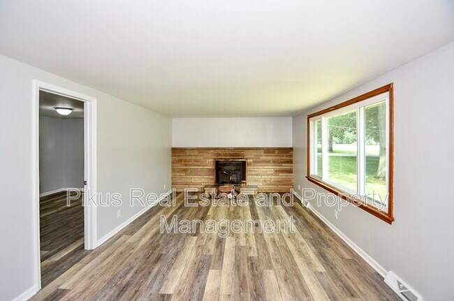 Foto del edificio - 8509 Market Ave N