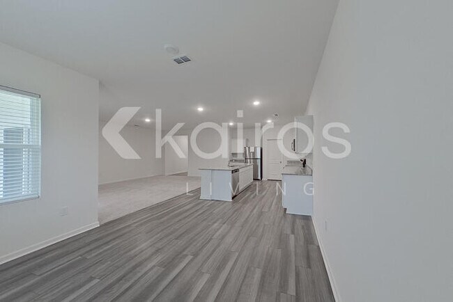 Building Photo - 631 Castillo Dr