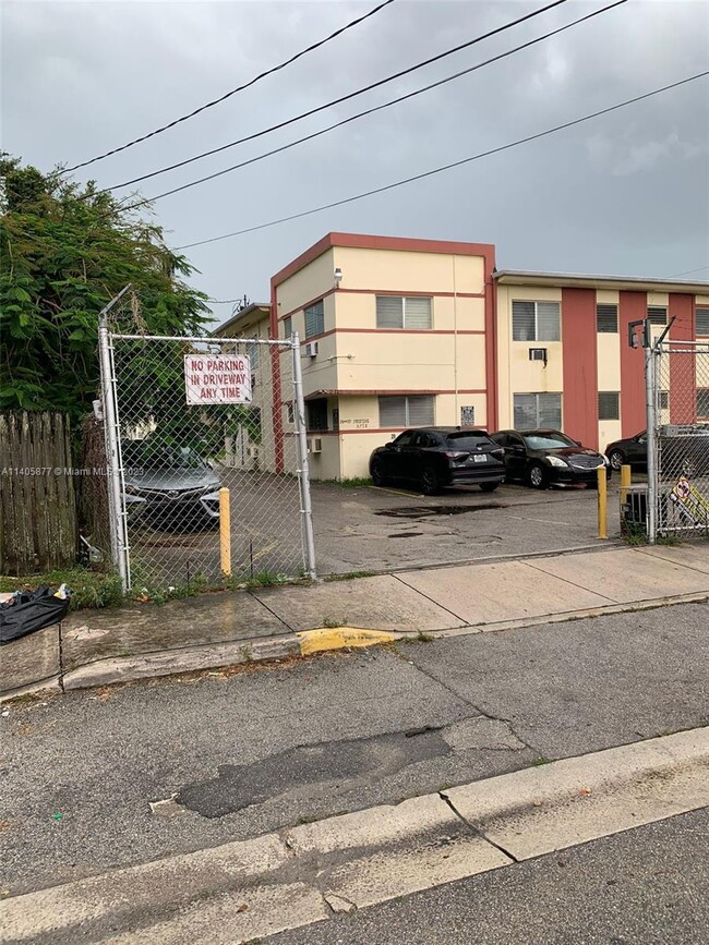 Building Photo - 71 NW 76th St