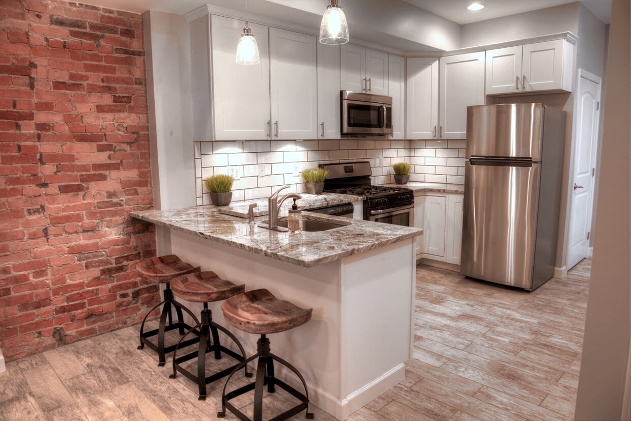 Foto principal - 323 Parkwood Ave